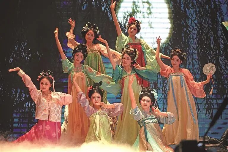 当传统艺术按下“直...