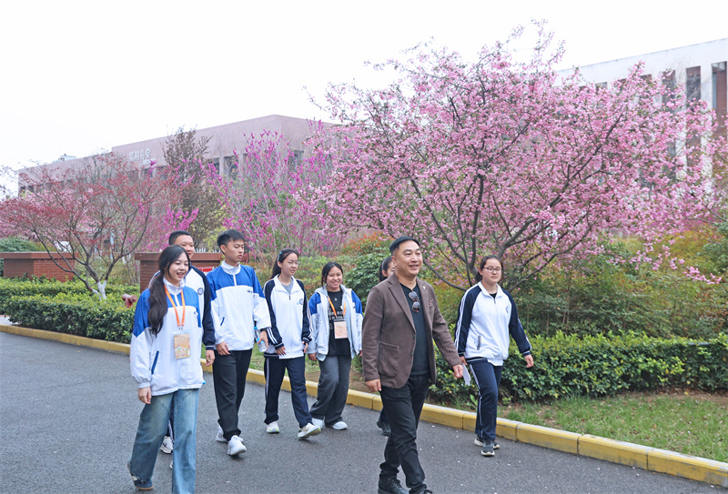 以文化为桥 系家...